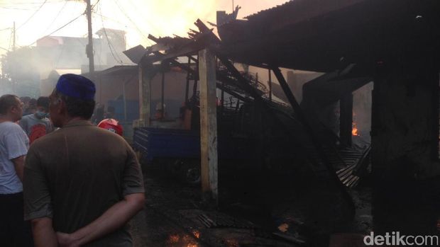 Kebakaran  rumah di Jalan Ciliwung Cililitan, Kramat Jati, Jakarta Timur