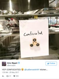 Chef Ini Larang Mainan Fidget Spinner Ada di Dapur Restorannya