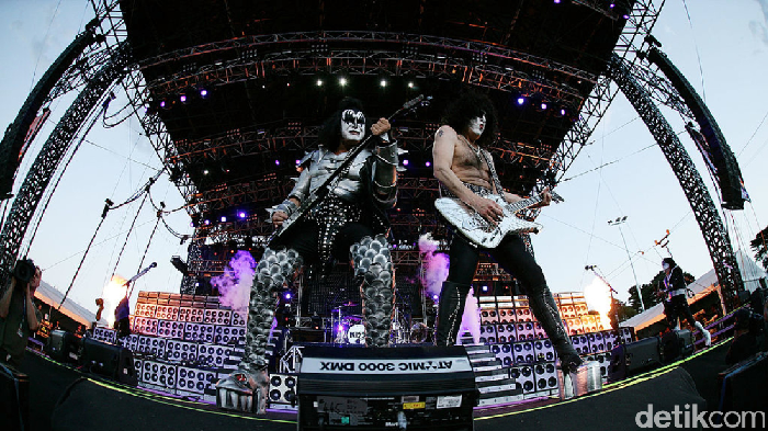 Konser grup band Kiss