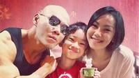 Kalina pernah menjalani rumah tangga dengan Deddy Corbuzier. Namun sayang, pernikahan mereka kandas pada tahun 2013. (Instagram/kalinaocktaranny)