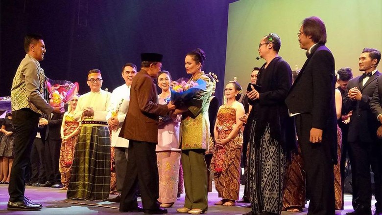 Kisah Cinta Habibie dan Ainun Diadaptasi ke Panggung Opera