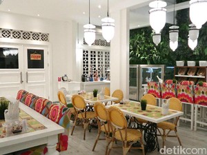 Santap Makan Siang di Warung Peranakan, Resto Mungil Cantik di Kemang