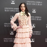 Dakota Johnson attends Fifty Shades Darker (Cincuenta Sombras Mas Oscuras) premiere at the Kinepolis cinema on February 8, 2017 in Madrid, Spain.  (Photo by Carlos Alvarez/Getty Images)