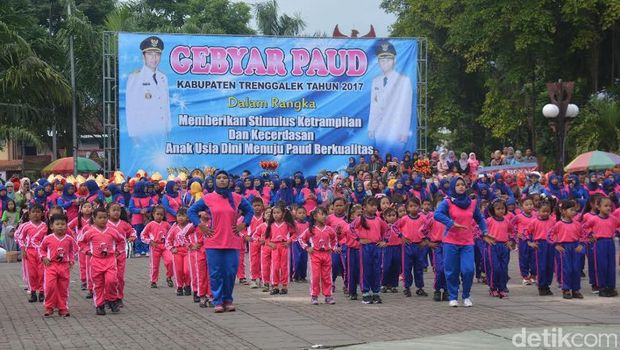 1.000 Anak dan Guru PAUD di Trenggalek Ikuti Senam Kolosal