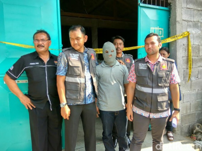 Polisi Gerebek Gudang Pengoplos Beras Raskin di Sidoarjo