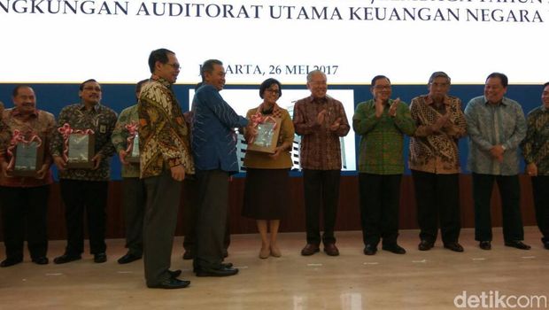 Sri Mulyani, Darmin dan Para Menteri Jokowi dengan Laporan Keuangan Terbaik