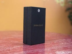 Unboxing Zenfone Zoom S, Pamer Kamera Ganda