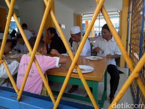 Kantin Gratis untuk Kaum Dhuafa di Masjid Agung Lubuklinggau