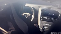 Desain interior konsep BMW Seri 8 ini mengadopsi desain minimalis dengan tata letak yang terfokus pada pengemudi. Foto: BMW