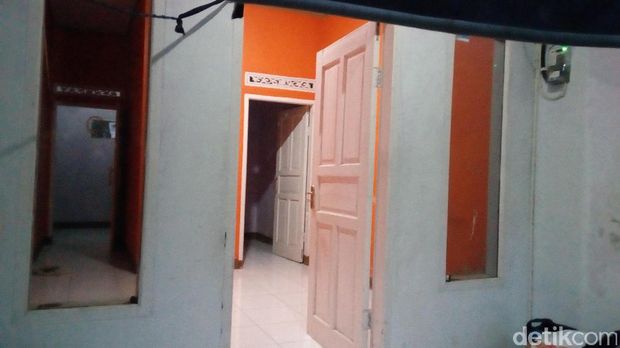  Rumah Ahmad Syukri, pelaku bom bunuh diri di Kampung Melayu, Jakarta