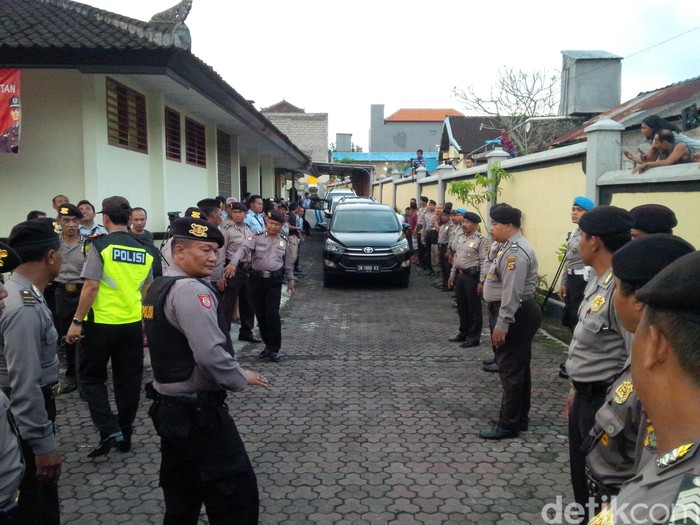 Tinggalkan Bapas ke Bandara, Corby Segera Dideportasi