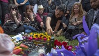 Beredar kabar sang musisi mengonsumsi obat terlarang sebelum gantung diri. Foto: David McNew/Getty Images