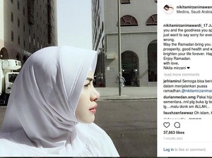 Ariana Grande Tulis Surat Melankolis, Nikita Mirzani Tampil Berhijab