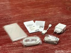 Unboxing Zenfone Zoom S, Pamer Kamera Ganda