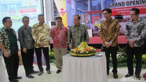 Bersiap Sambut Mobil MPV, Mitsubishi Resmikan Diler Mobil ke-89 