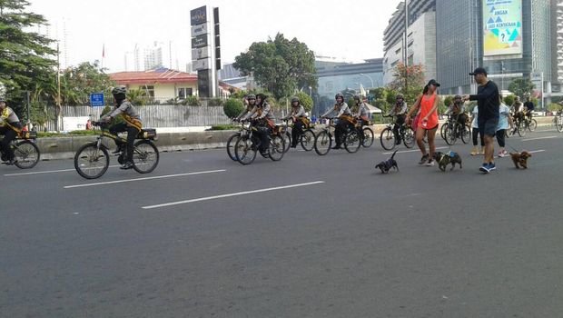 Para polwan juga tetap semangat patroli sambil olahraga meski sedang puasa