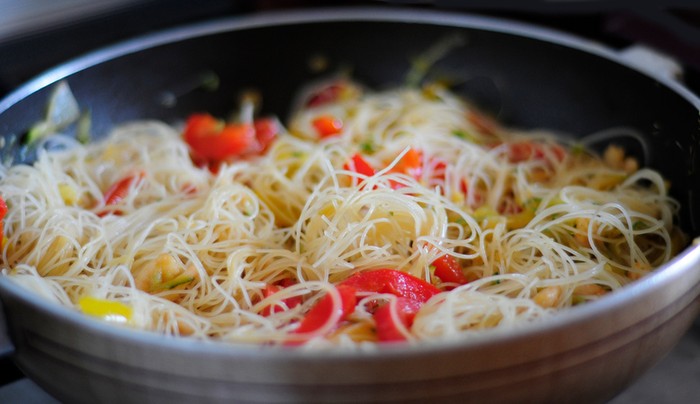 lumpia bihun dan ayam lumpia bihun dan ayam
