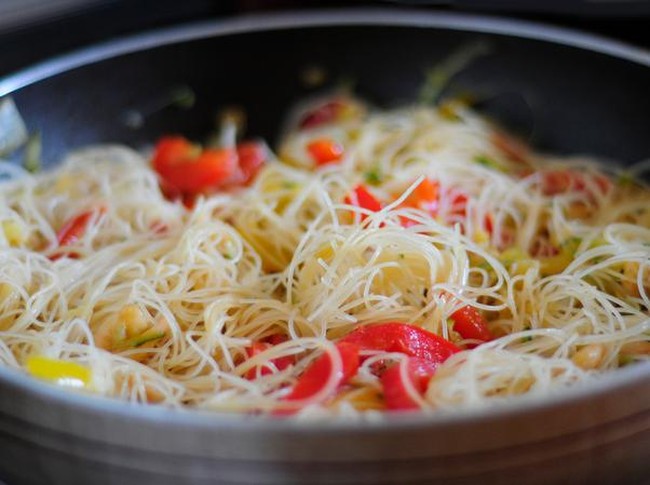 lumpia bihun dan ayam lumpia bihun dan ayam