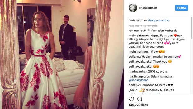 Linday Lohan mengucapkan Happy Ramadan