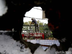 Perbaikan Stasiun Klender Pasca Terbakar