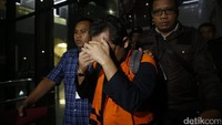 Suap diberikan terkait pemberian predikat wajar tanpa pengecualian (WTP) BPK terhadap laporan keuangan Kemendes PDTT. KPK menyebut commitment fee dalam kasus ini adalah Rp 240 juta, dengan Rp 200 juta sebelumnya diberikan pada awal Mei lalu.