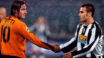 Totti tak hanya dicintai oleh fans, tapi juga dihormati oleh sesama pesepakbola lainnya. Foto: dok. Istimewa