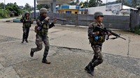 Tentara Filipina bergerak untuk menyerbu militan terkait kelompok radikal Islamic State of Iraq and Syria (ISIS) di Kota Marawi. Erik De Castro/Reuters.