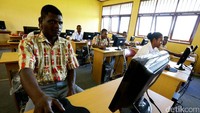 Begini suasana saat SMK Negeri 1 Sota yang terletak di Jalan Trans Papua menggelar Ujian Nasional Berbasis Komputer (UNBK).