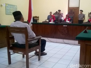 Penulis Buku Jokowi Undercover Divonis 3 Tahun Penjara