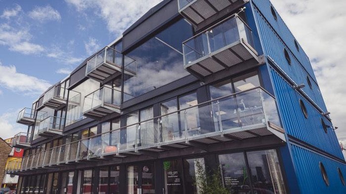 Bukan Pulo Gadung, Ini Kota Kontainer di Inggris