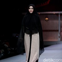 Koleksi terbaru Si.Se.Sa yang mengusung tema Keluargi bertempat di Dharmawangsa Hotel. Jakarta.[Foto: Mohammad Abduh/wolipop]