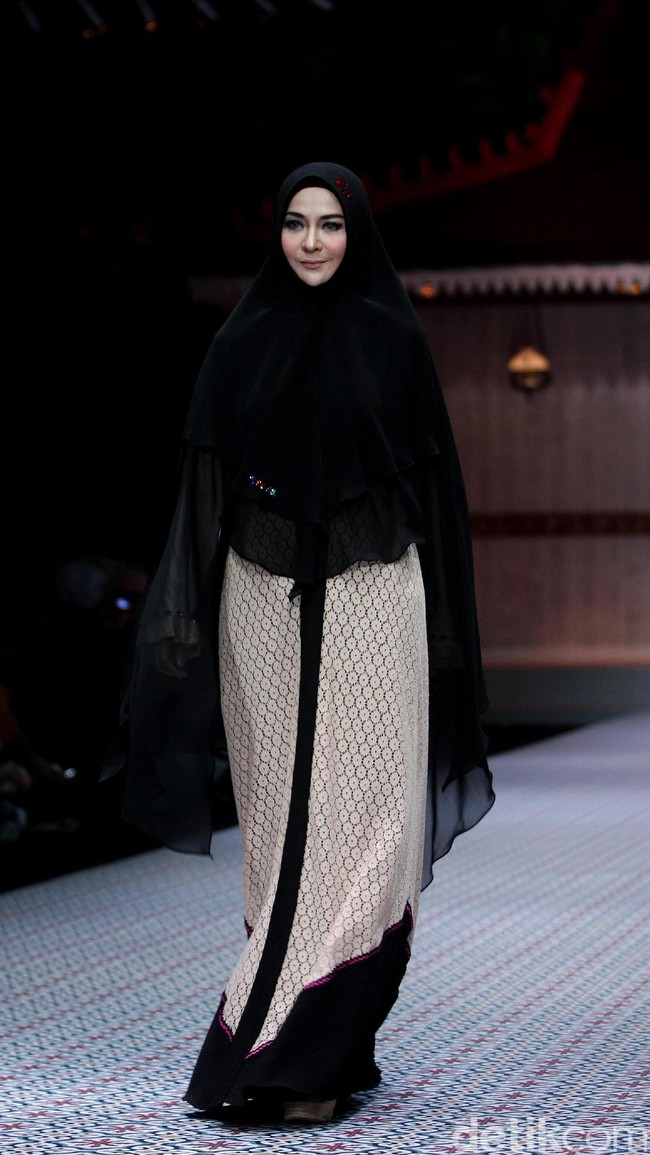 Koleksi terbaru Si.Se.Sa yang mengusung tema Keluargi bertempat di Dharmawangsa Hotel. Jakarta.[Foto: Mohammad Abduh/wolipop]