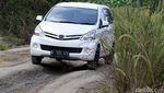 Melihat Jalur Puncak II yang Mangkrak