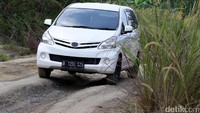 Proyek pembangunan jalur puncak II belum banyak memberikan efek peningkatan nilai ekonomis di wilayah tersebut. Itu lantaran proyek masih mandek hingga saat ini.