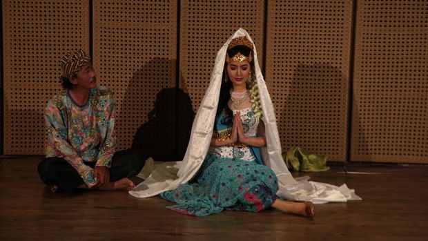 Maria Selena main sandiwara 'Sangkuriang' bareng Kelompok Sandiwara Sunda Miss Tjitjih