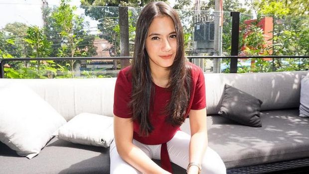 Pevita Pearce Kalau Traveling Suka Ngapain Saja Ya?