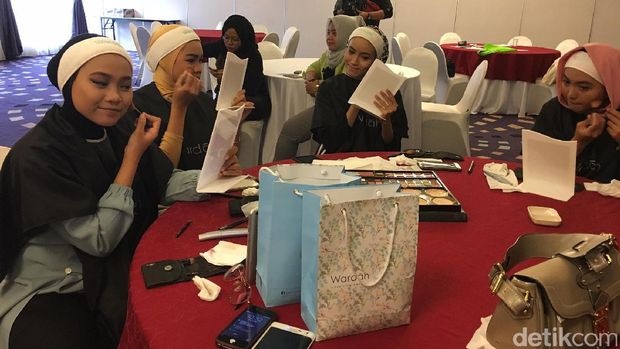 Karantina, 10 Finalis Sunsilk Hijab Hunt Belajar Makeup & <i>Public Speaking</i>