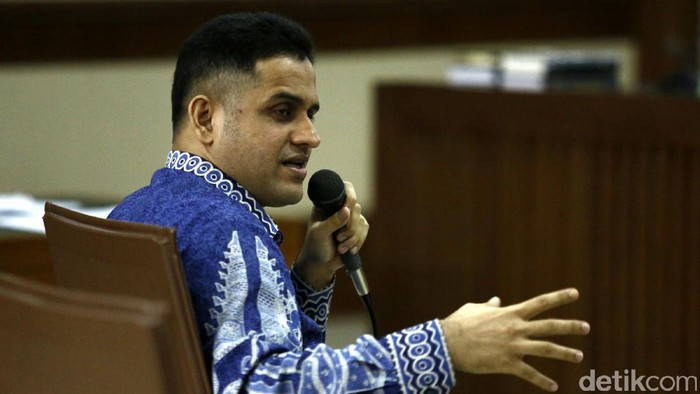 Muhammad Nazaruddin menjadi saksi sidang kasus korupsi Hambalang di Pengadilan Tipikor, Jakarta, Senin (29/5). Nazaruddin bersaksi untuk terdakwa Choel Mallarangeng.
