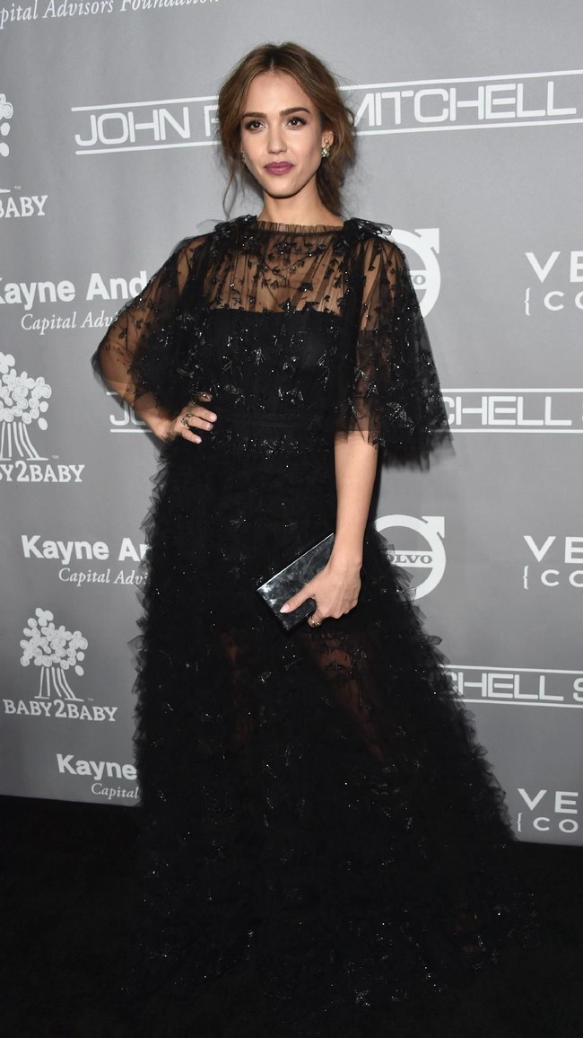 Jessica Alba attends the 5th Annual Baby2Baby Gala at 3LABS on November 12, 2016 in Culver City, California.  (Photo by Alberto E. Rodriguez/Getty Images)