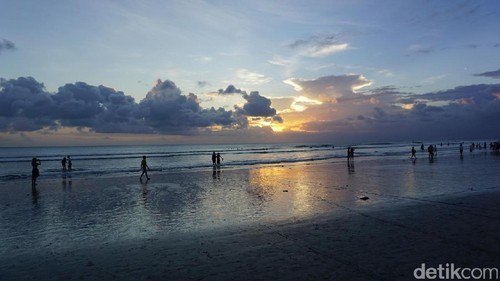 Pantai Kuta untuk Ngabuburit di Bali