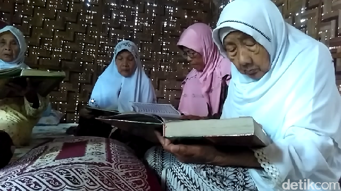 Puluhan Lansia di Blitar Diajak Pondok Ramadan