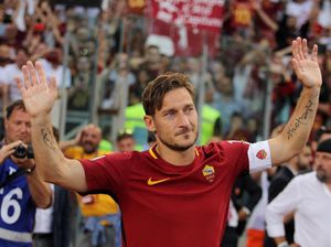 Totti di Antara Main di Jepang atau Jadi Direktur Roma