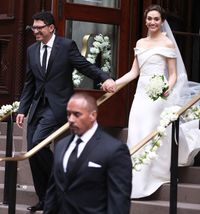 Gaun Cantik Emmy Rossum Saat Dinikahi Sutradara Mr. Robot