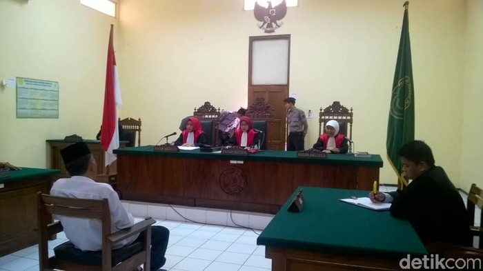 Divonis 3 Tahun Penjara, Penulis Buku Jokowi Undercover Banding