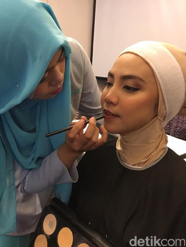 Karantina, 10 Finalis Sunsilk Hijab Hunt Belajar Makeup & <i>Public Speaking</i>