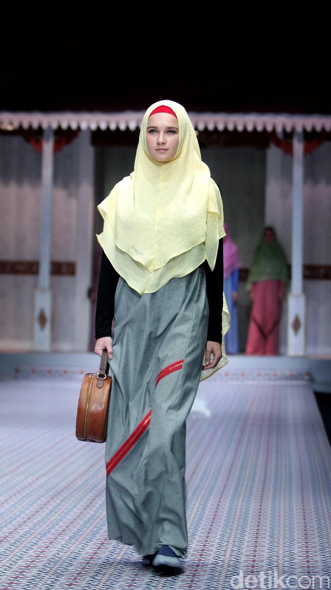 Koleksi terbaru Si.Se.Sa yang mengusung tema Keluargi bertempat di Dharmawangsa Hotel. Jakarta.[Foto: Mohammad Abduh/wolipop]]