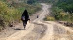 Melihat Jalur Puncak II yang Mangkrak