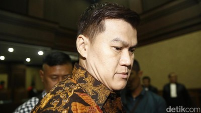 Andi Narogong Akui Beri US$ 1,5 Juta ke Eks Dirjen Kemdagri