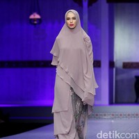 Koleksi terbaru Si.Se.Sa yang mengusung tema Keluargi bertempat di Dharmawangsa Hotel. Jakarta.[Foto: Mohammad Abduh/wolipop]