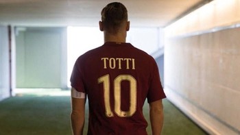 Totti pensiun dengan catatan istimewa. Foto: dok. Istimewa